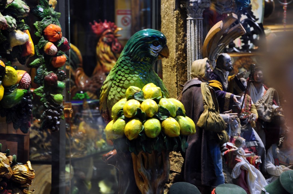 Taormina - ceramiche in vetrina.JPG